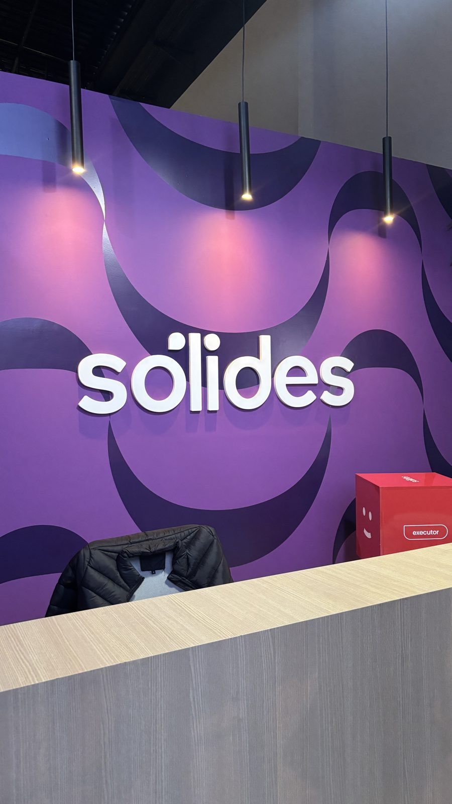 Sólides - Fachada + Letreiro + Adesivos